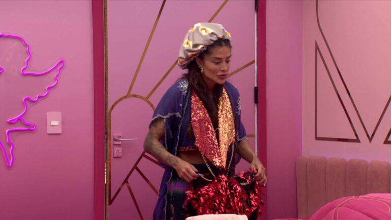 Aline Campos comenta afastamento após receber touca da pipoca no BBB 26