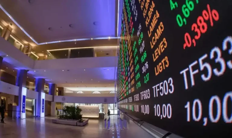 Bolsa brasileira sobe mais de 3% com recuos de Trump e entra em nova máxima