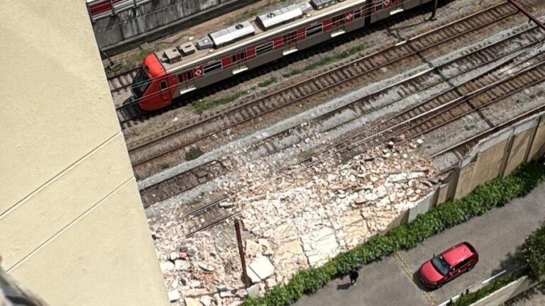 Linha 12-safira tem circulação prejudicada pela queda de muro no Brás