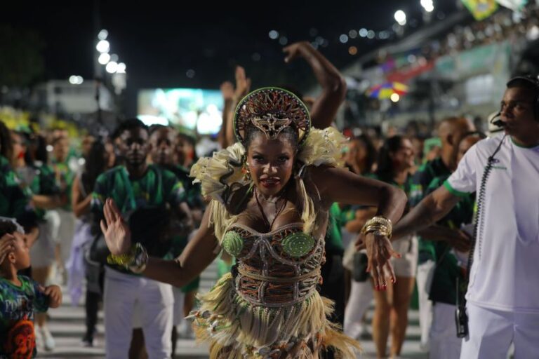 Quitéria Chagas revela como o corpo narra a história no Carnaval