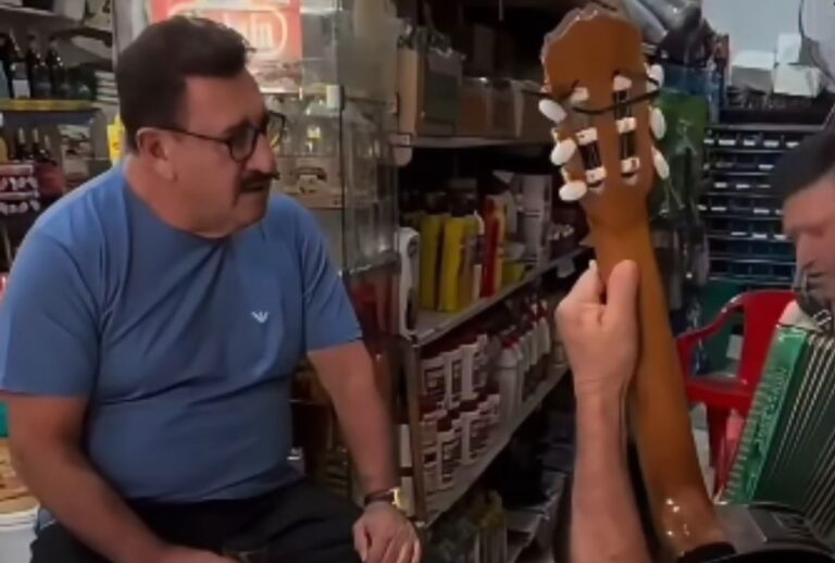 Ratinho canta modão e surpreende com pedido inusitado em vídeo