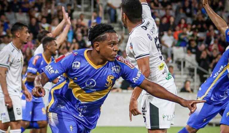 São Joseense vence Galo Maringá com golaço na estreia do Paranaense 2026