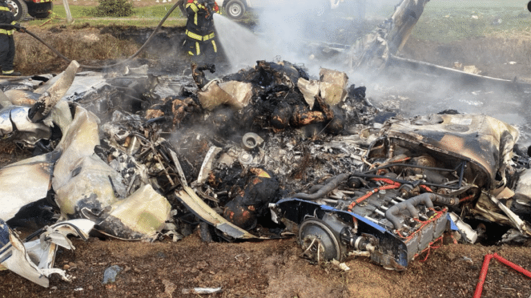 Queda de avião na Colômbia mata seis e inclui cantor Yeison Jiménez