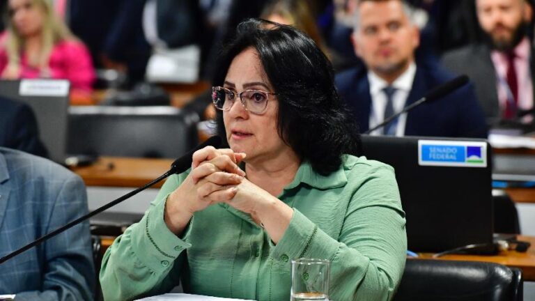 Damares Alves e sua ligação com igrejas evangélicas sob investigação do INSS