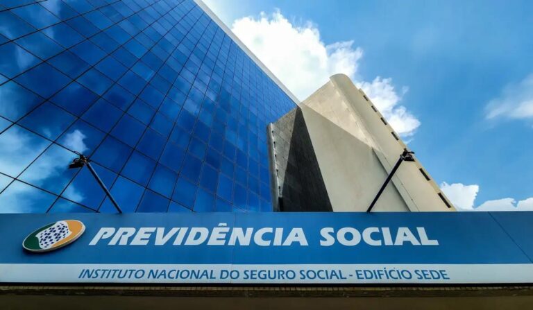 INSS amplia prazo para aposentados solicitarem ressarcimento até 14 de fevereiro