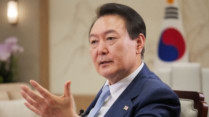 Ex-presidente da Coreia do Sul é condenado a cinco anos de prisão
