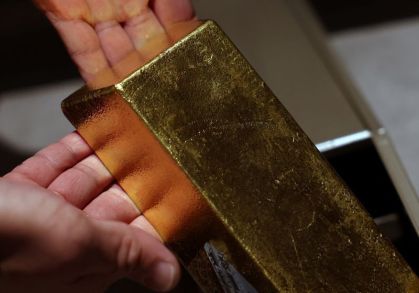 Ouro e prata recuam após dados econômicos dos EUA impactarem mercado