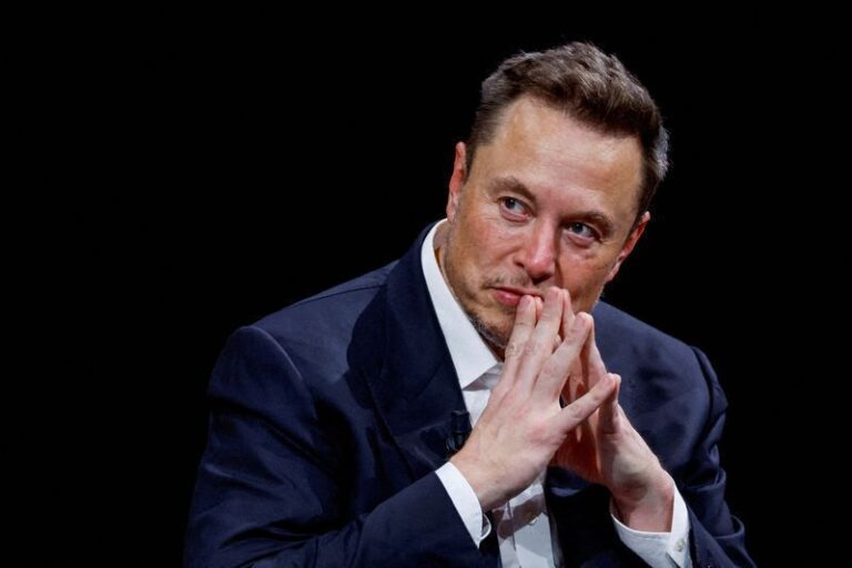 Elon Musk reage a regras da Espanha para redes sociais com críticas ao premiê
