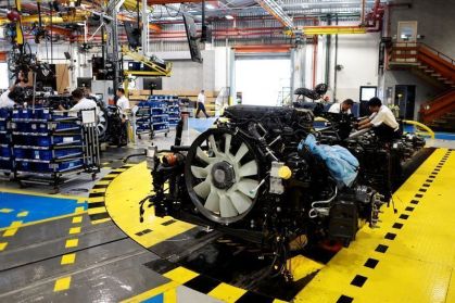 Produção industrial no Brasil recua 1,2% em dezembro, aponta IBGE