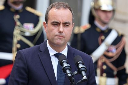 Primeiro-ministro francês prioriza energia e defesa após aprovação orçamentária