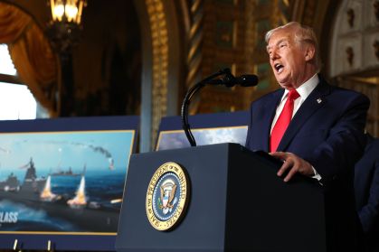 Trump anuncia venda de até 50 milhões de barris de petróleo venezuelano