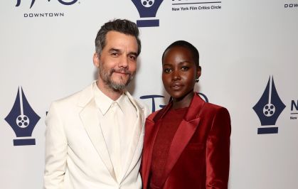 Lupita Nyong'o destaca atuação de Wagner Moura em prêmio internacional