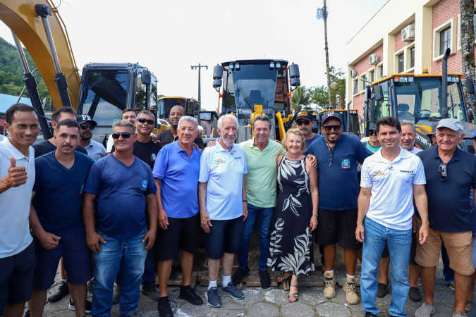 Máquinas agrícolas fortalecem infraestrutura de Matinhos com investimento estadual