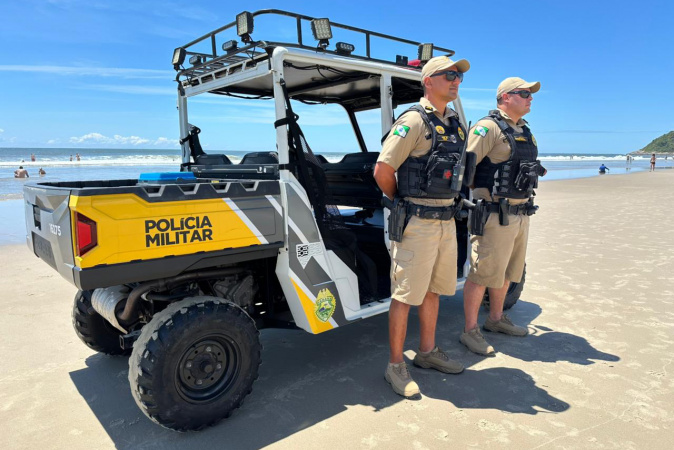 Veículos de patrulhamento na areia reforçam segurança no Verão Maior Paraná