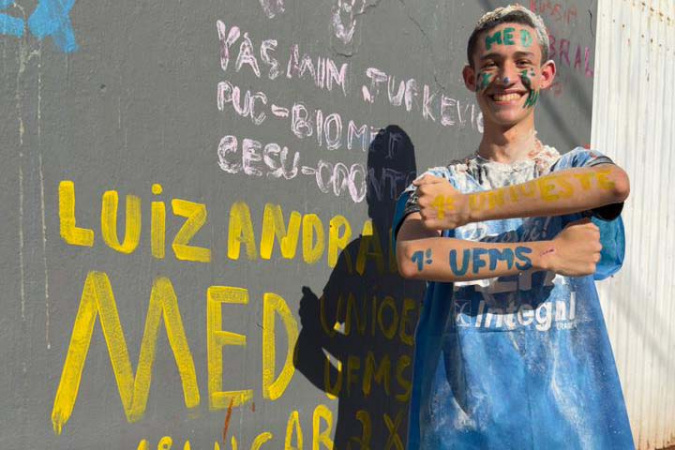 Aluno da rede pública conquista primeiro lugar em medicina após intercâmbio internacional