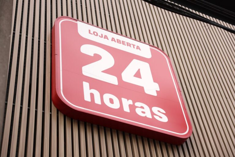 Curitiba impulsiona comércio 24 horas com crescimento do consumidor noturno