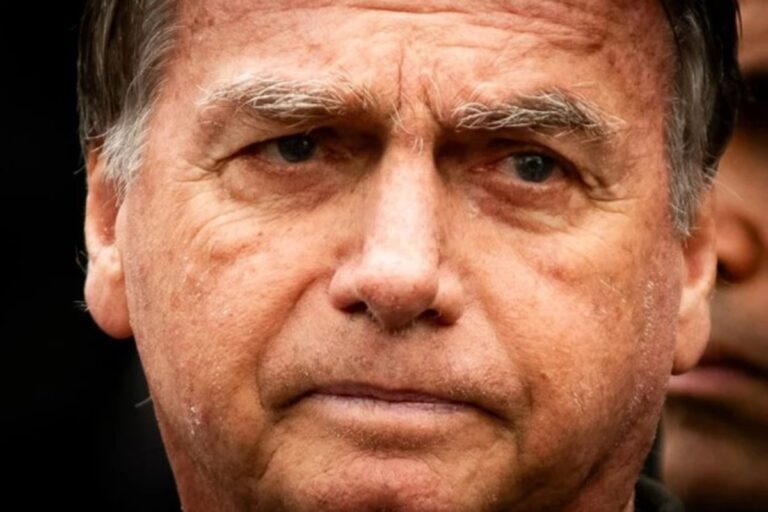 Comissão aprova pedido de informações sobre protocolos de saúde de Bolsonaro na Papudinha