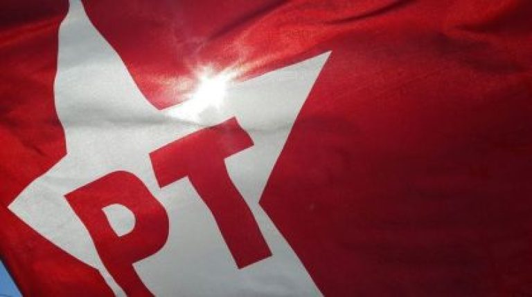 Manifesto do PT propõe atualização de estratégia para garantir reeleição de Lula