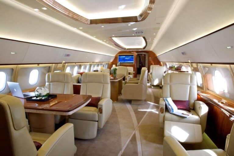 Luxuoso avião Airbus A319 pousa no Brasil com apenas 19 assentos