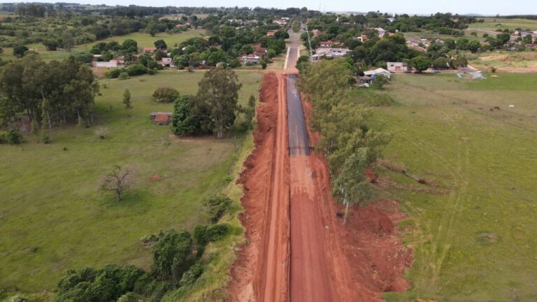 Novo trecho asfaltado liga Santa Eliza à Estrada Boiadeira em Umuarama