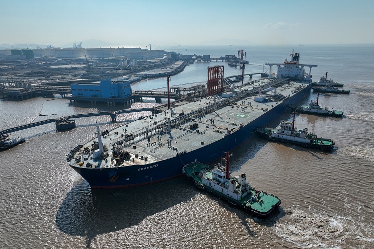 Economia da China enfrenta desafios da guerra no Irã e busca oportunidades futuras