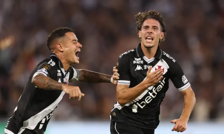 Vasco avança às semifinais do Carioca e anima torcida no carnaval