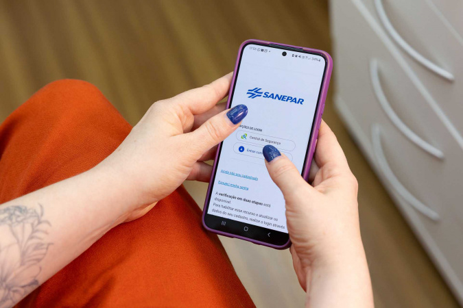 Cliente da Sanepar recebe avisos sobre abastecimento de água por SMS