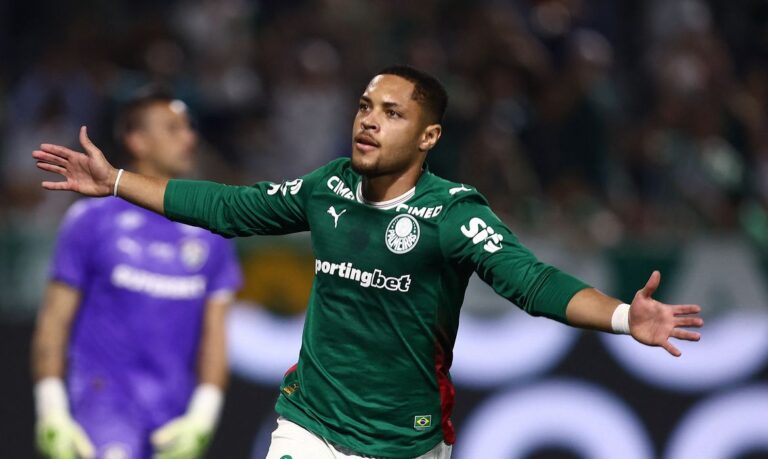 Palmeiras mantém liderança do Brasileiro ao vencer Fluminense