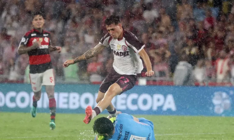 Flamengo perde título da Recopa diante do Lanús na prorrogação