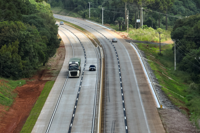 Paraná amplia quilometragem de rodovias em condição ótima e fortalece infraestrutura