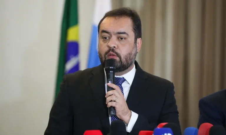 Tse retoma julgamento que pode cassar governador do Rio de Janeiro