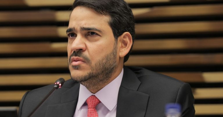 Jorge Messias intensifica diálogo político para aprovação no Senado