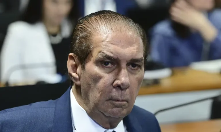 Senador Jader Barbalho recebe alta após internação de quatro dias em Belém