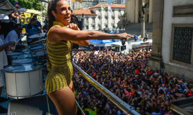 Megabloco de Ivete Sangalo reúne mais de 500 mil foliões no Rio