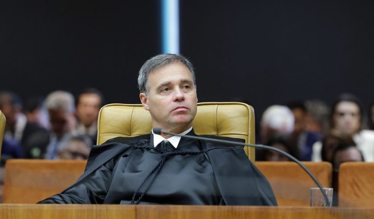 André Mendonça mantém prisão preventiva de ex-presidente do BRB