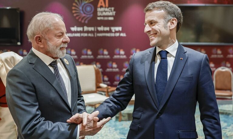 Lula e Macron fortalecem cooperação em defesa, ciência e comércio