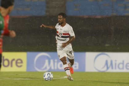 São Paulo supera Boston River e inicia Sul-Americana com vitória em Montevidéu