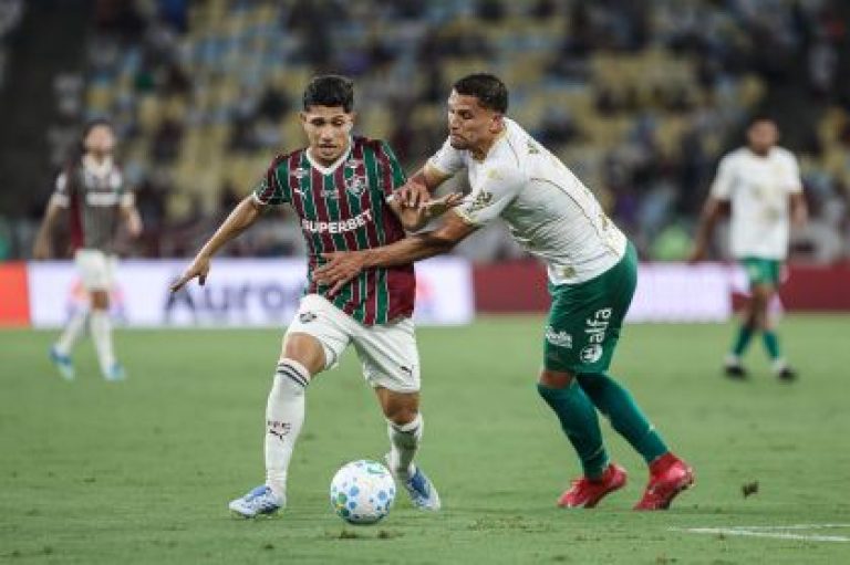 Fluminense mantém pressão na liderança após vitória sobre Chapecoense