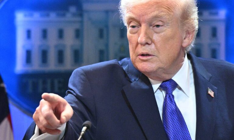 Trump anuncia tarifa global de 10% após decisão da Suprema Corte
