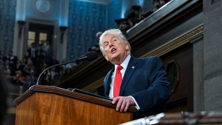 Discurso de Donald Trump no Congresso destaca tarifas e imigração em momento tenso
