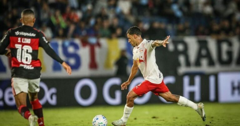 Flamengo sofre derrota contundente para Red Bull Bragantino no Brasileirão