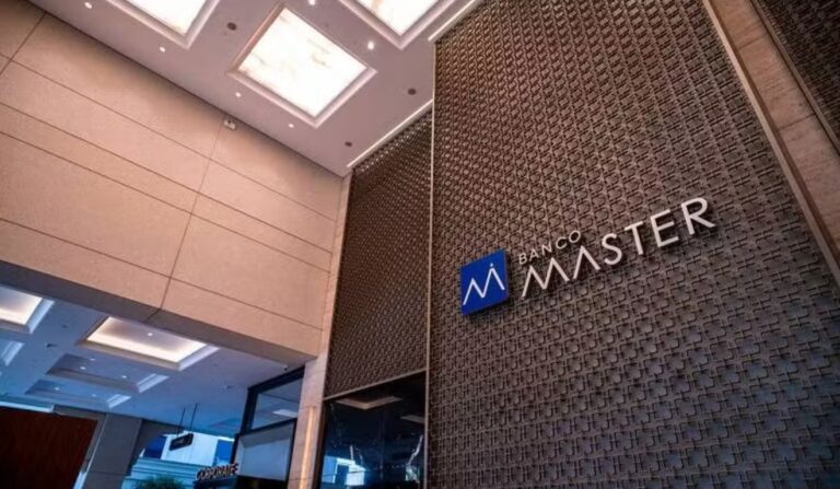 Senador denuncia obstrução do centrão nas investigações do caso master