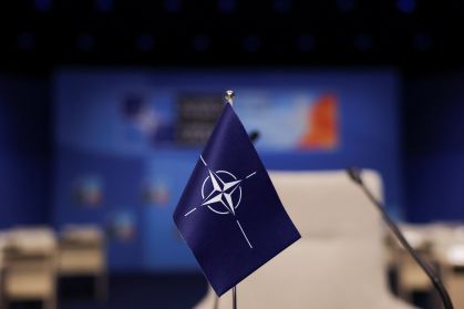 França reforça que Otan visa defesa coletiva e não intervenção no Estreito de Ormuz