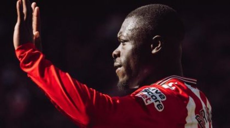 Sunderland denuncia racismo na Premier League e pede punição rigorosa