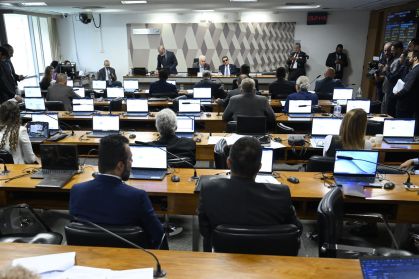 CCJ discute fim da aposentadoria compulsória como punição a magistrados e militares