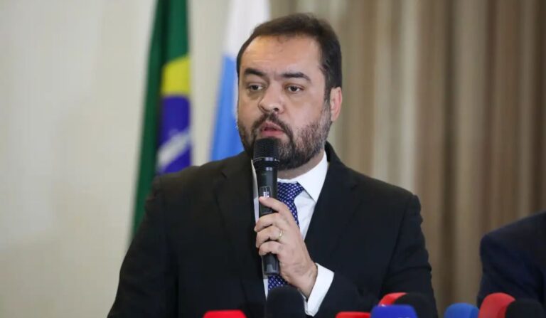 Governador do Rio de Janeiro enfrenta risco de cassação no TSE por abuso político