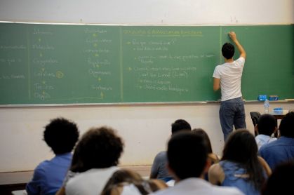 Plano nacional de educação enfrenta desafios na execução e na aprendizagem