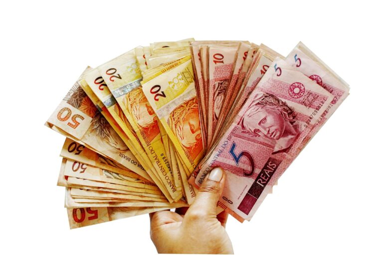 Taxa média de empréstimo pessoal em bancos registra alta em maio de 2026