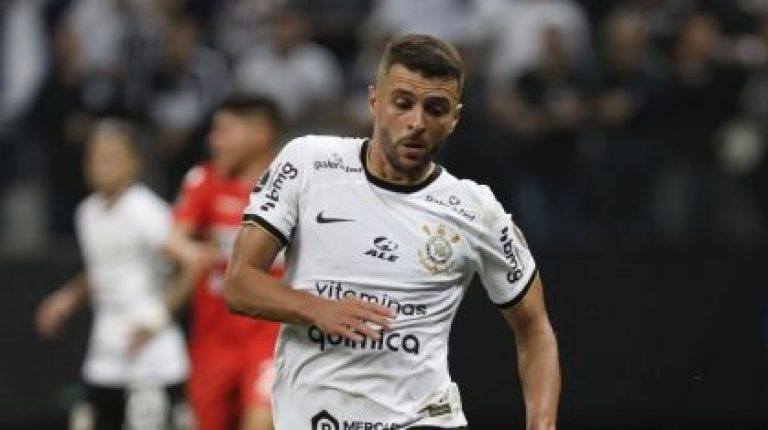 Trauma da guerra prejudicou o desempenho de Júnior Moraes no Corinthians