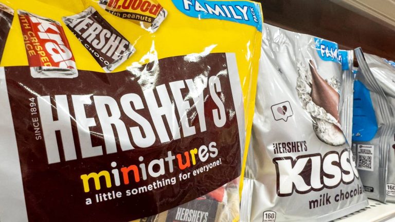 Hershey's reafirma uso de chocolate tradicional para recuperar confiança do consumidor